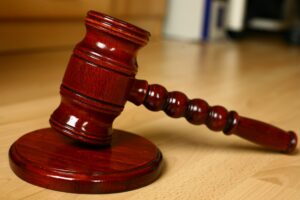 スタッフ職の管理監督者該当性（東京高等裁判所令和４年３月２日判決を題材として）