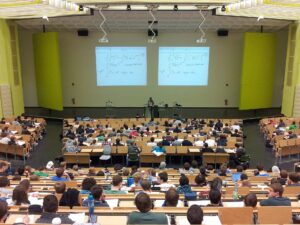セクハラなどを行った女子大学教授に対する懲戒処分が有効と判断された事例 東京高判平成３１年１月２３日（判タ１４６０号９１頁）